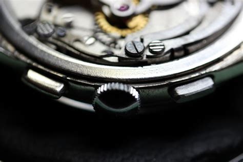 breitling back opener|How to open and how NOT to open a Breitling – watchFIX.com.